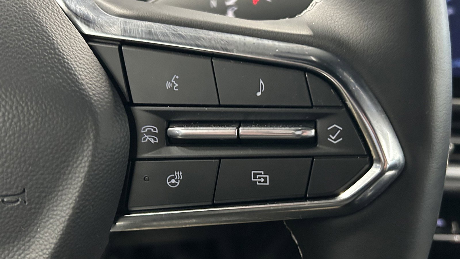 Used 2025 Chevrolet Equinox EV LT w/ Comfort Package image 22