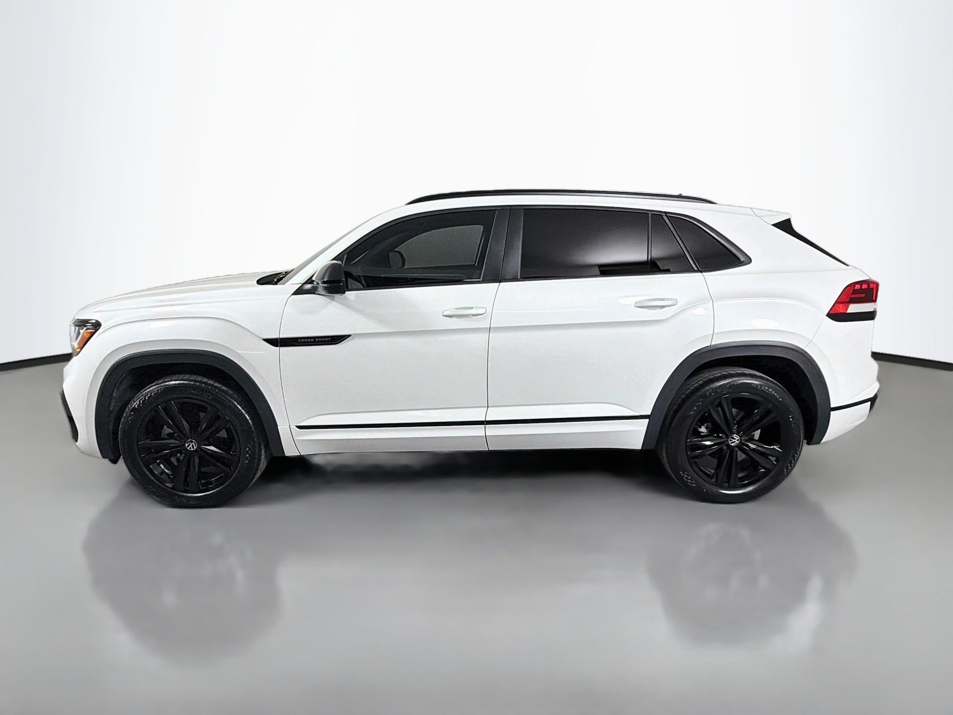 Used 2023 Volkswagen Atlas Cross Sport SEL R-Line AWD/4WD image 8