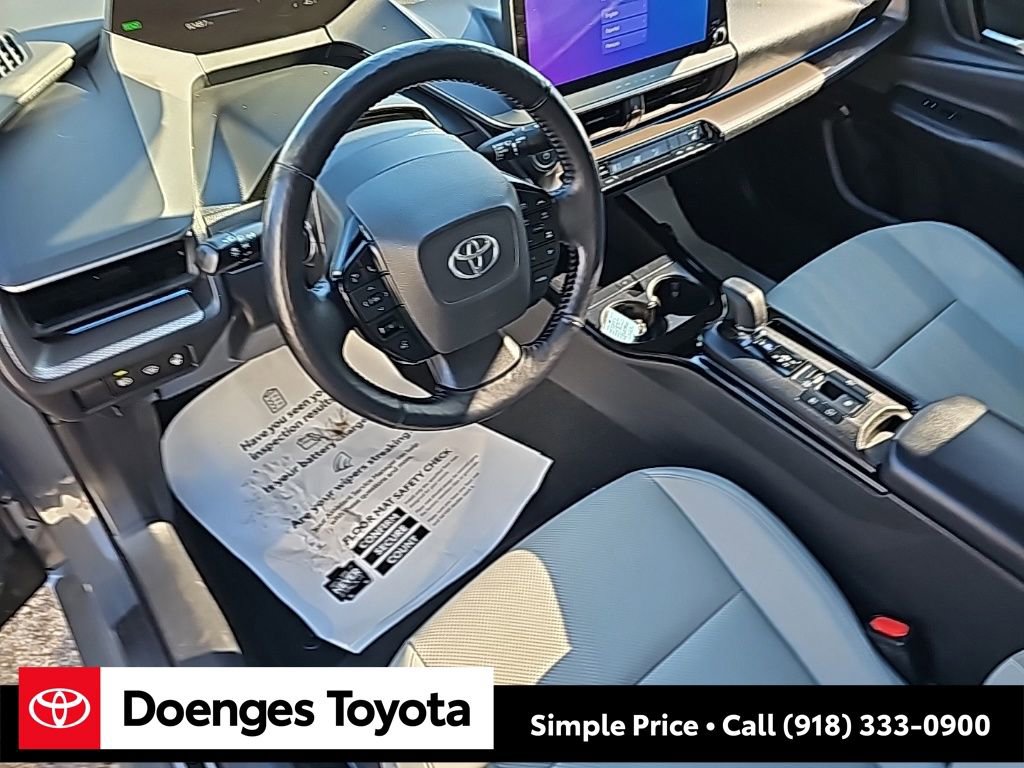 Used 2023 Toyota Prius XLE image 10