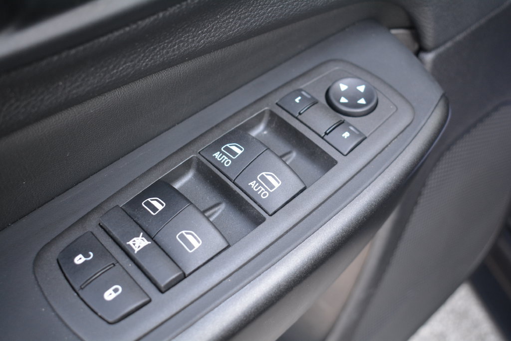 Used 2022 Jeep Cherokee Trailhawk AWD/4WD image 8