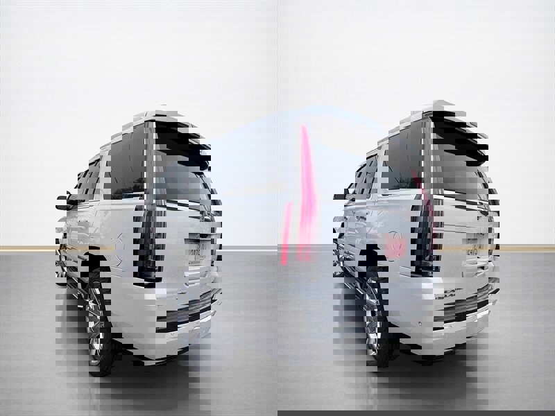 Used 2017 Cadillac Escalade Luxury image 6