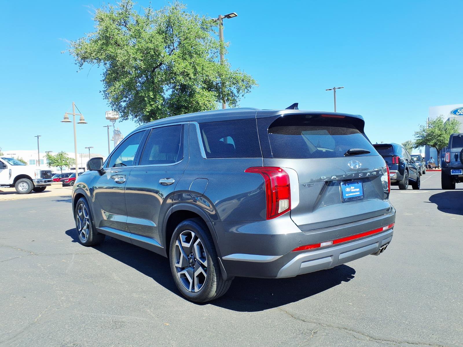 Used 2024 Hyundai Palisade SEL image 4