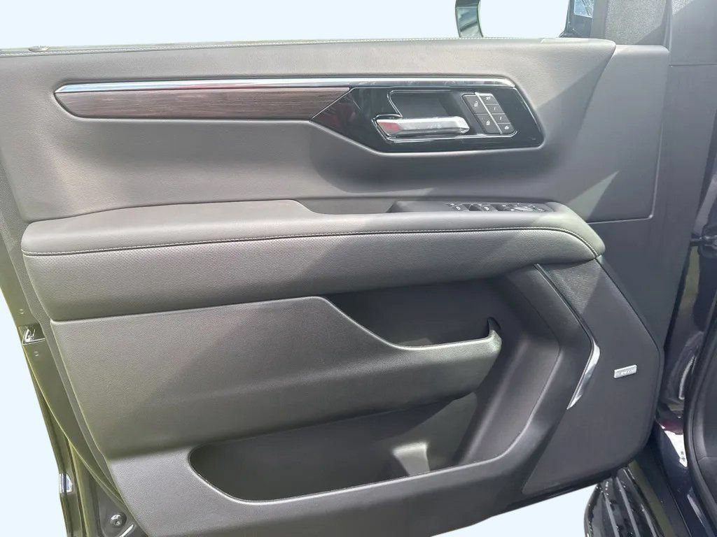 New 2025 Chevrolet Tahoe Premier AWD/4WD image 12