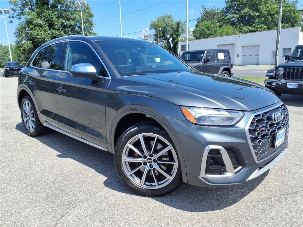 Used 2023 Audi SQ5 Premium w/ Convenience Package AWD/4WD image 2