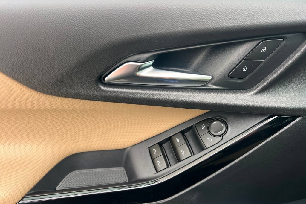 New 2026 Chevrolet Equinox ACTIV AWD/4WD image 8