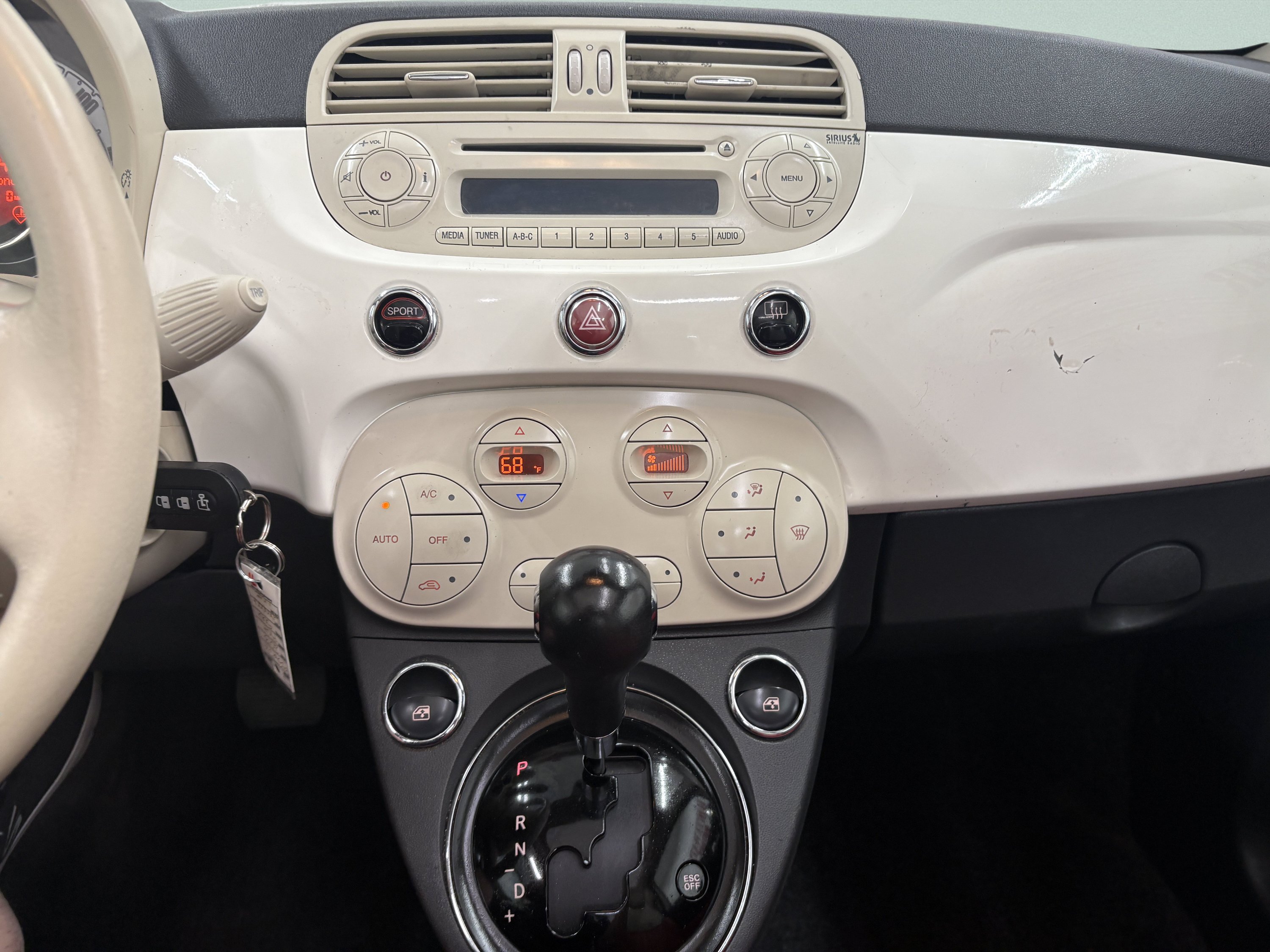 Used 2013 FIAT 500 Lounge w/ Luxury Leather Pkg FWD image 14