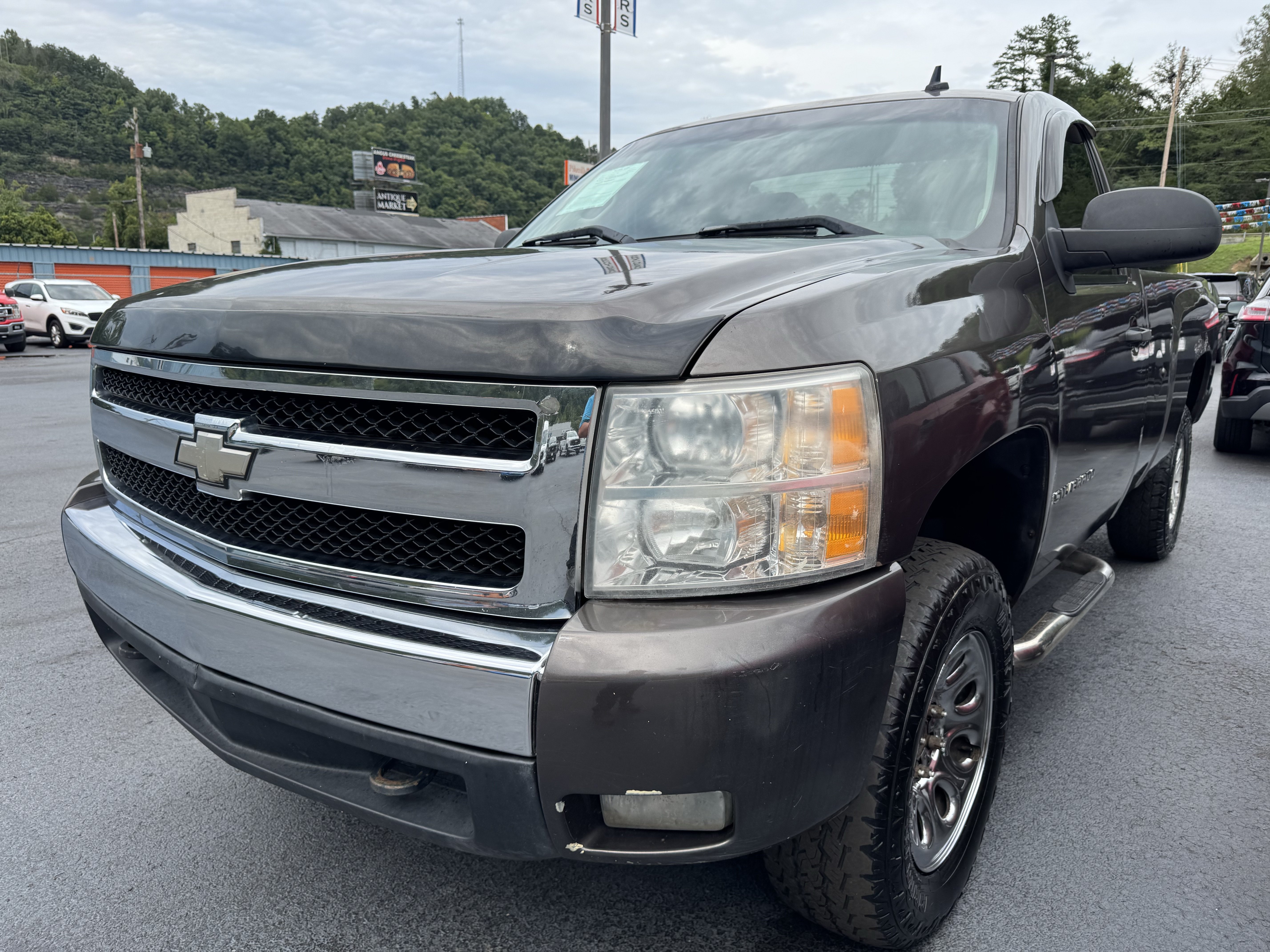 Used 2007 Chevrolet Silverado 1500 LT w/ 1LT Convenience Package RWD image 3