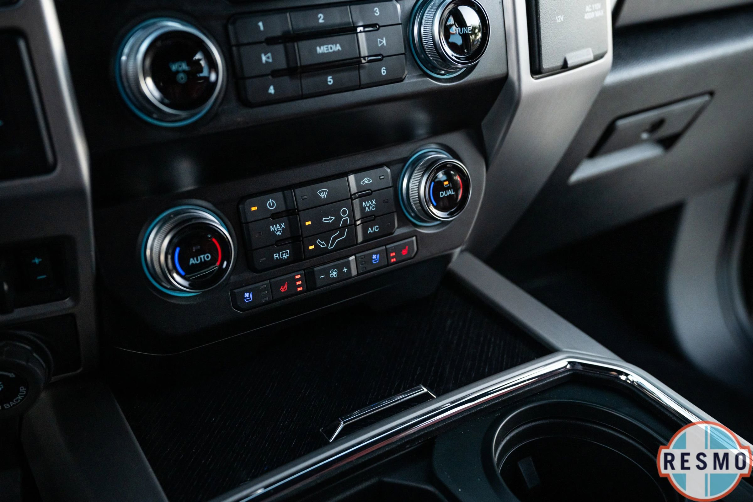 Used 2020 Ford F350 Platinum w/ Tremor Off-Road Package image 23