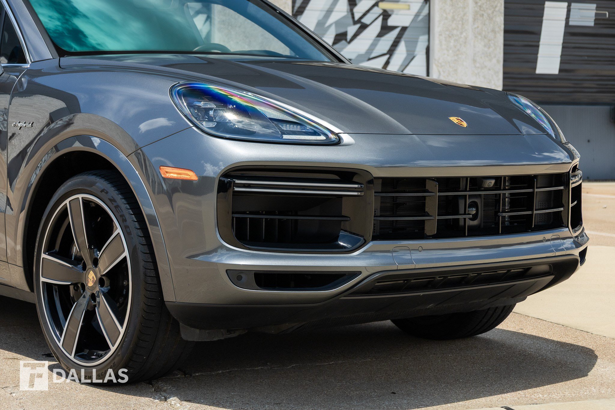 Used 2023 Porsche Cayenne Turbo S AWD/4WD image 2