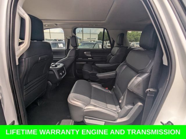 Used 2025 Ford Expedition Max Platinum AWD/4WD image 16