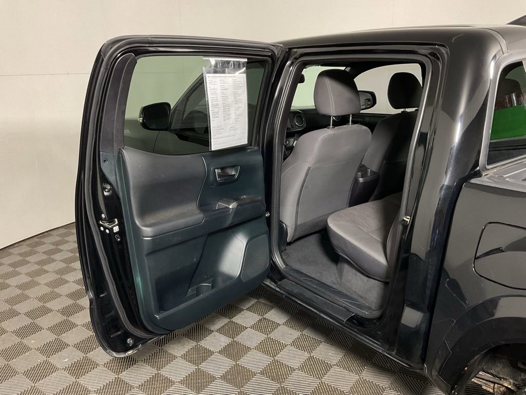 Used 2016 Toyota Tacoma TRD Sport image 29