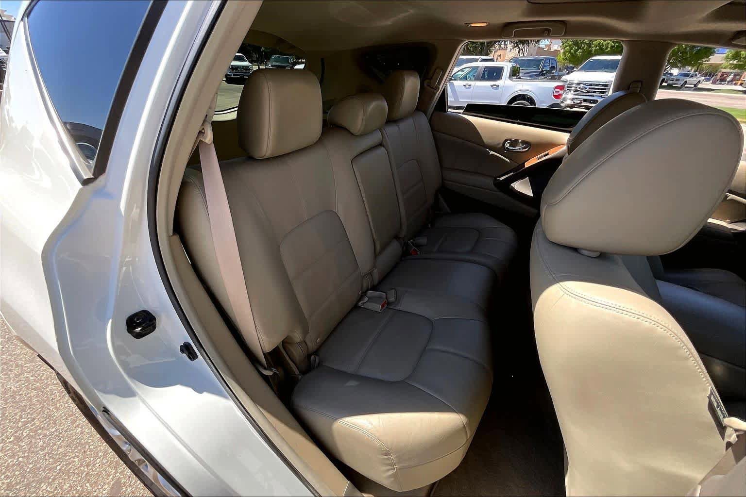Used 2012 Nissan Murano LE w/ Platinum Pkg FWD image 19