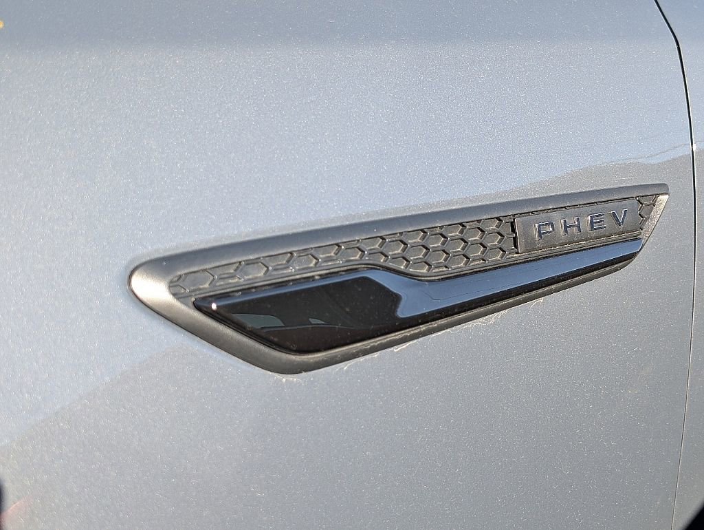 Certified 2025 MAZDA CX-70 Plug-In Hybrid w/ Premium Plus image 25