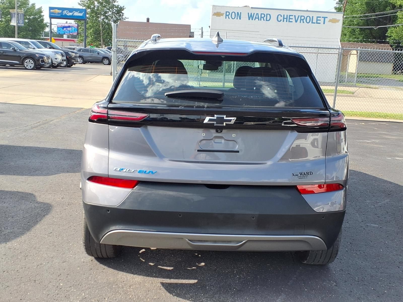 Used 2023 Chevrolet Bolt EUV LT w/ Driver Confidence Package FWD image 22