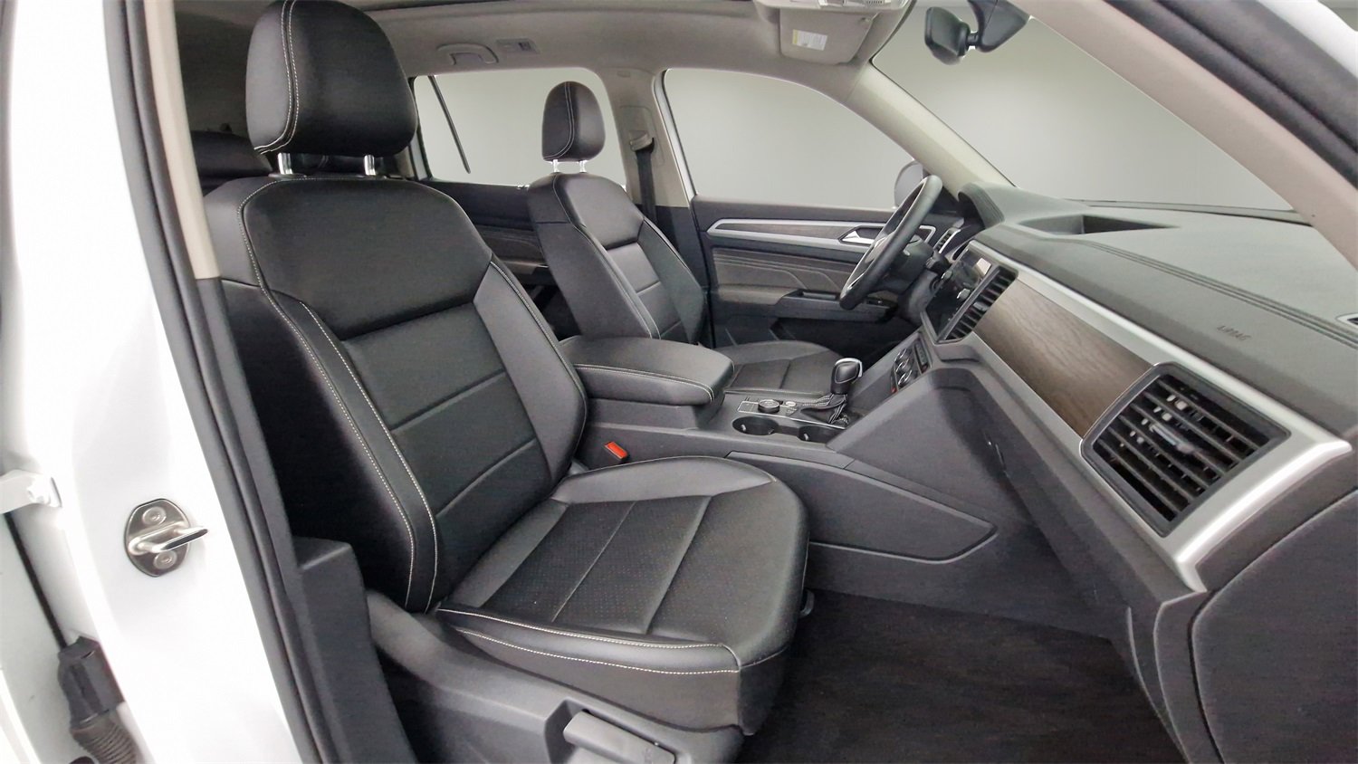 Used 2021 Volkswagen Atlas SE w/ Panoramic Sunroof Package image 25