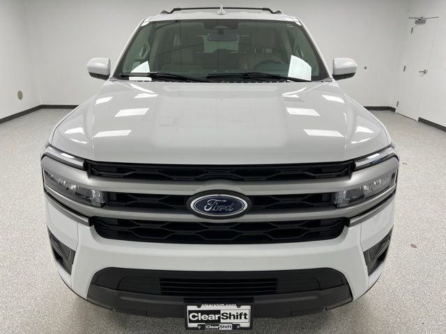 Used 2024 Ford Expedition Max XLT image 2