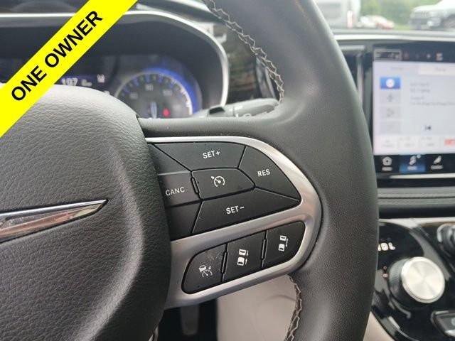 Certified 2023 Chrysler Pacifica Limited FWD image 36