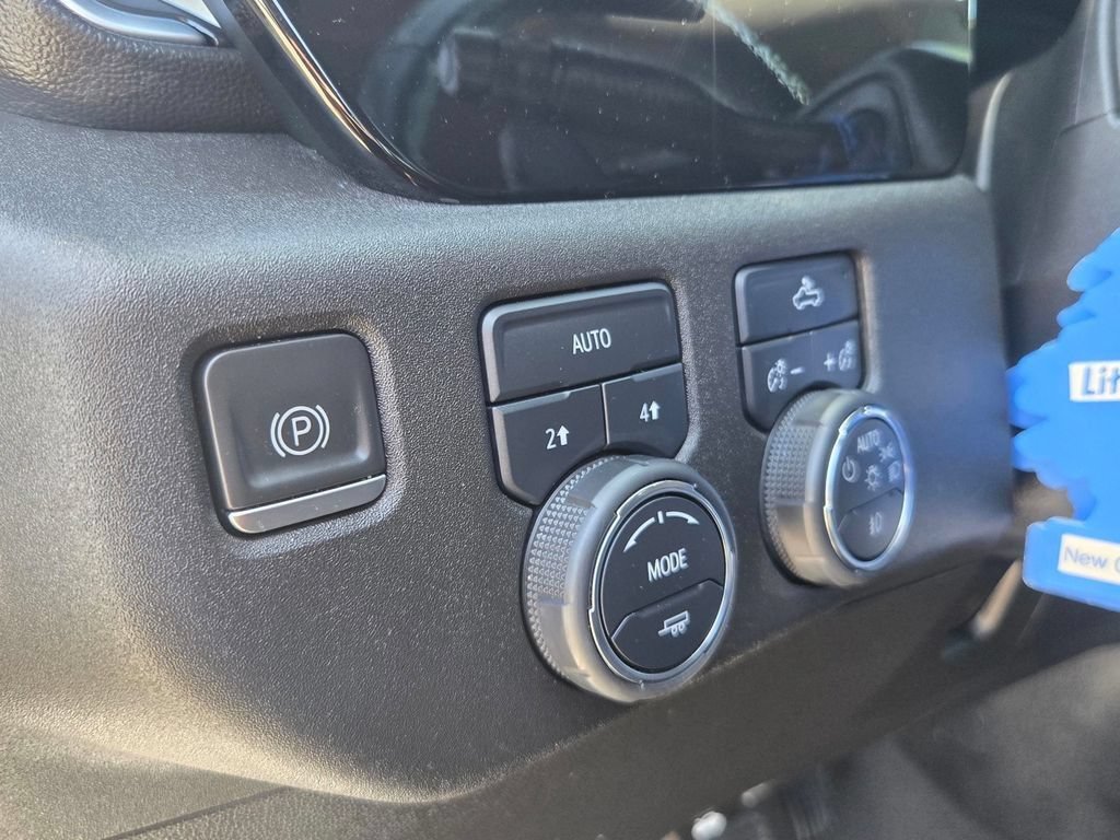 Used 2022 Chevrolet Silverado 1500 RST AWD/4WD image 13