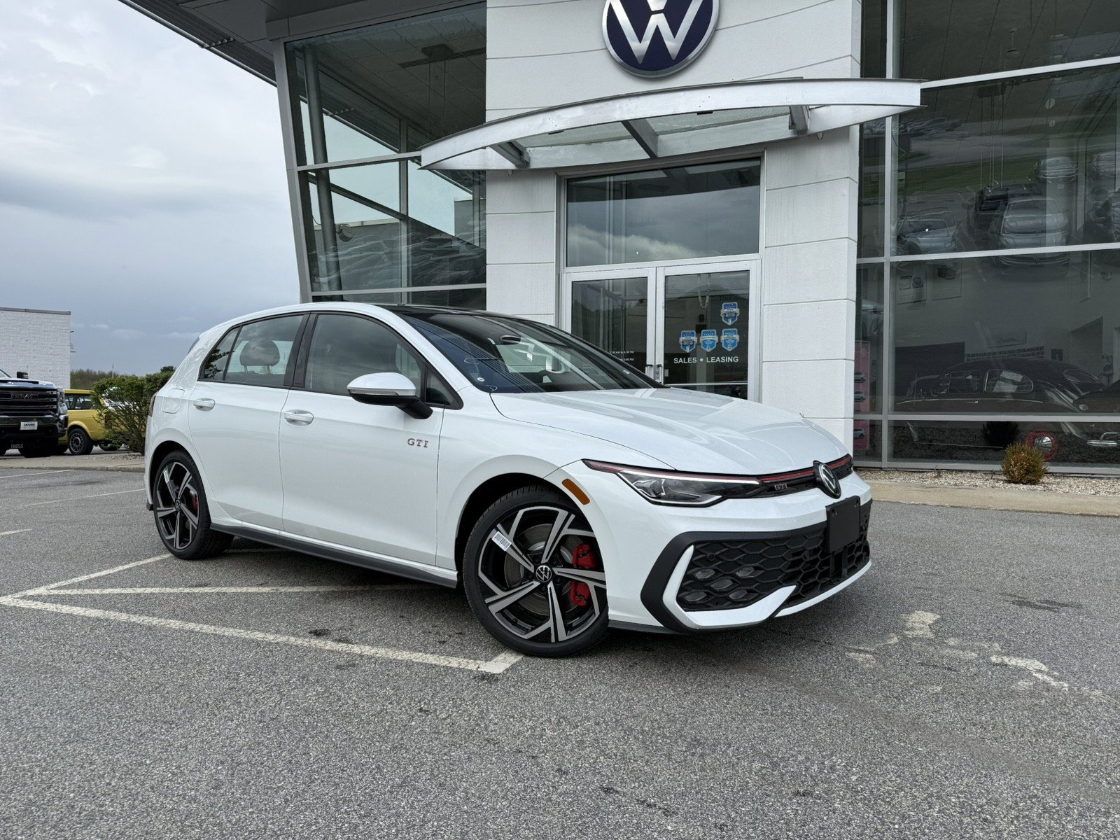New 2025 Volkswagen GTI SE image 1