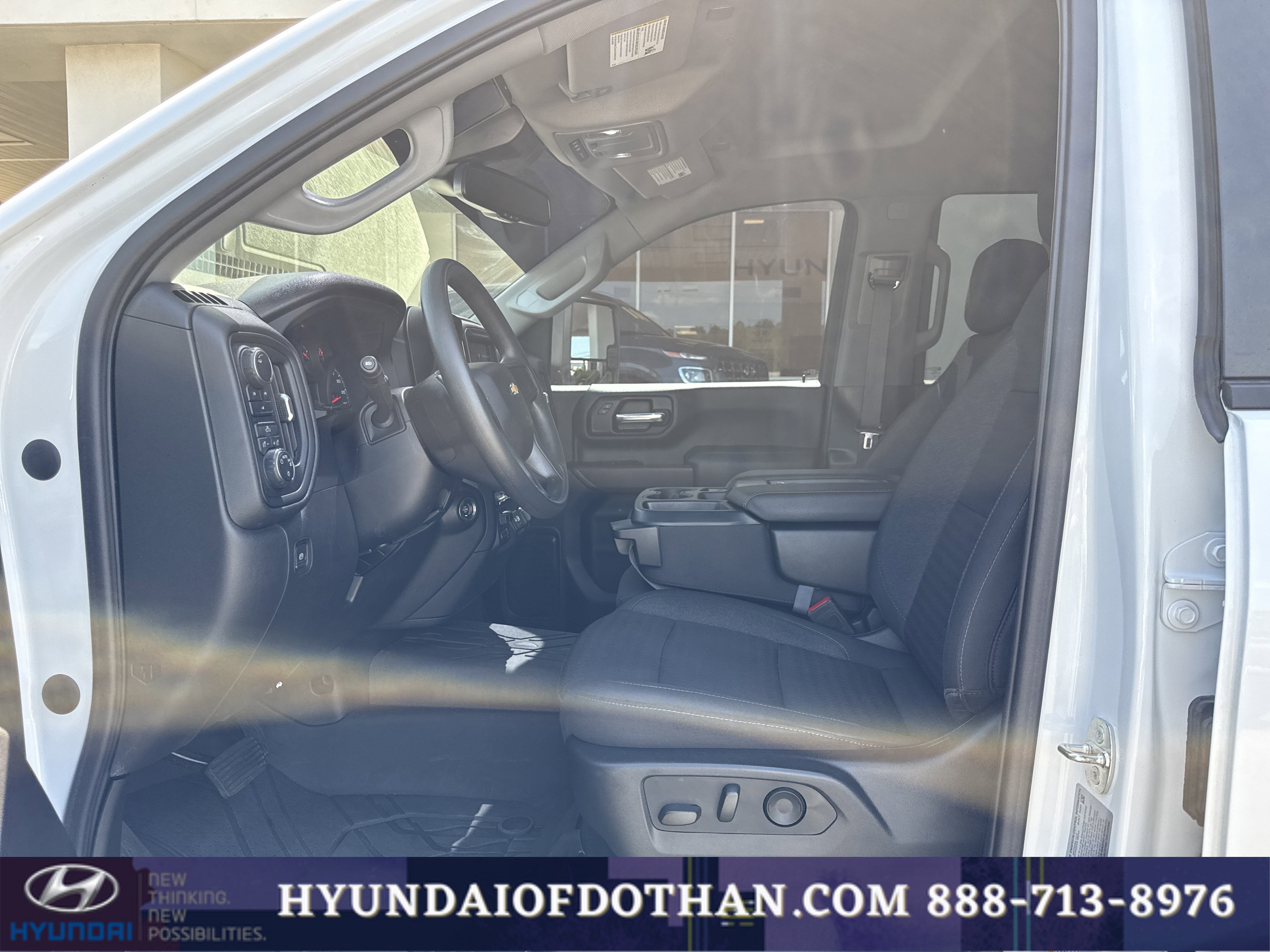 Used 2024 Chevrolet Silverado 2500 Custom w/ Custom Convenience Package image 10