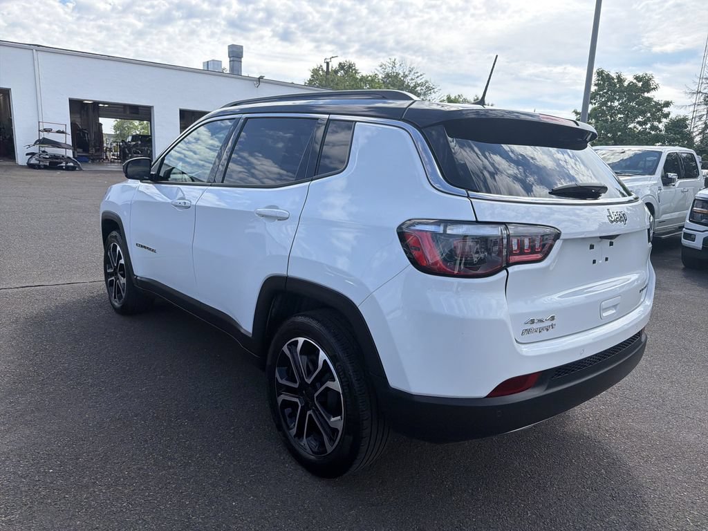 Used 2023 Jeep Compass Limited AWD/4WD image 3