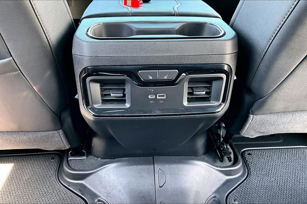 Used 2025 GMC Sierra 2500 AT4 w/ AT4 Premium Plus Package image 11