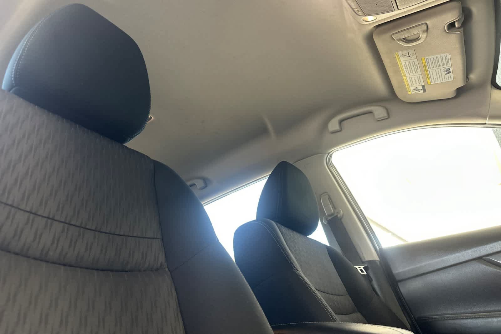 Used 2020 Nissan Rogue SV FWD image 17