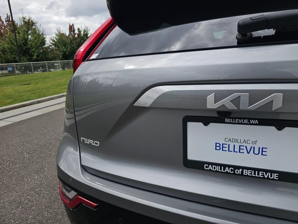 Used 2023 Kia Niro Wave w/ Wave Preserve Package FWD image 16