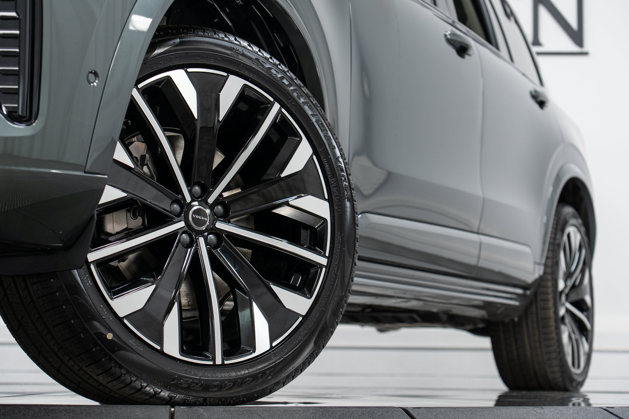 New 2027 Volvo XC90 B6 Ultra AWD/4WD image 29