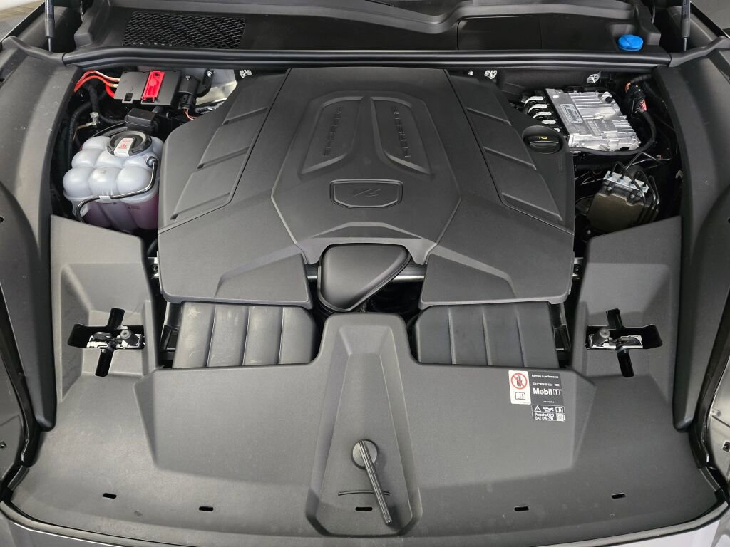 New 2026 Porsche Cayenne AWD/4WD image 11