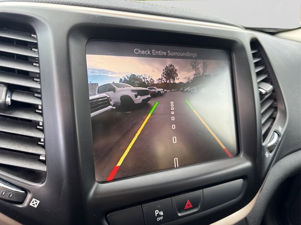 Used 2018 Jeep Cherokee Limited image 29