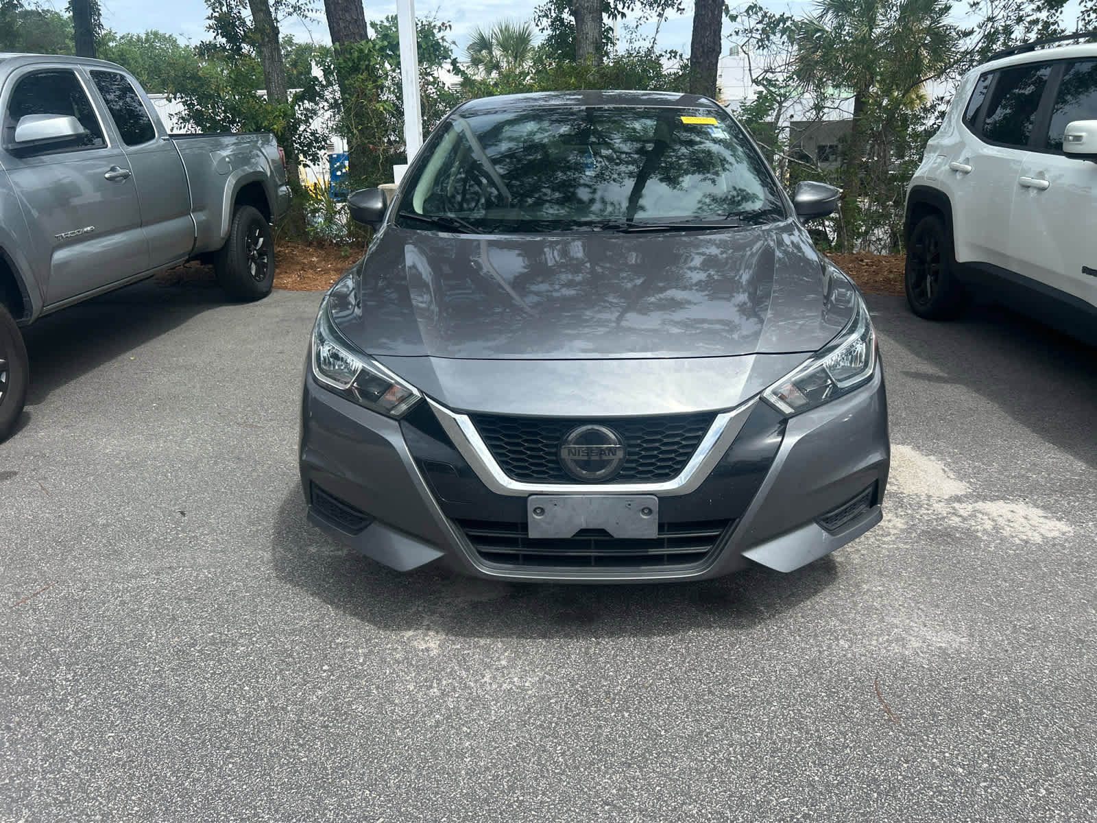 Used 2020 Nissan Versa SV FWD image 2
