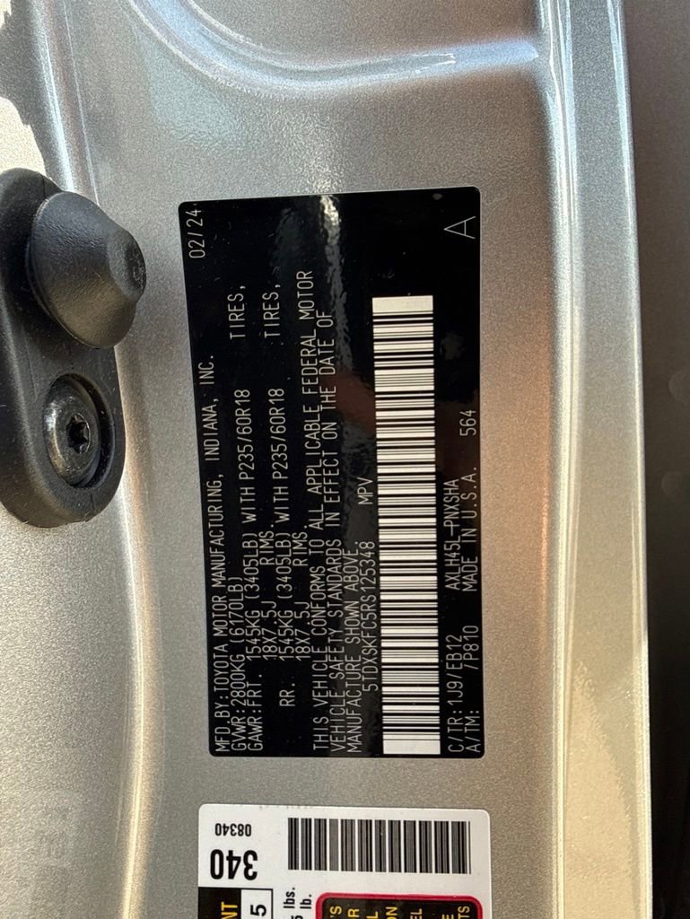 Used 2024 Toyota Sienna XSE AWD/4WD image 25