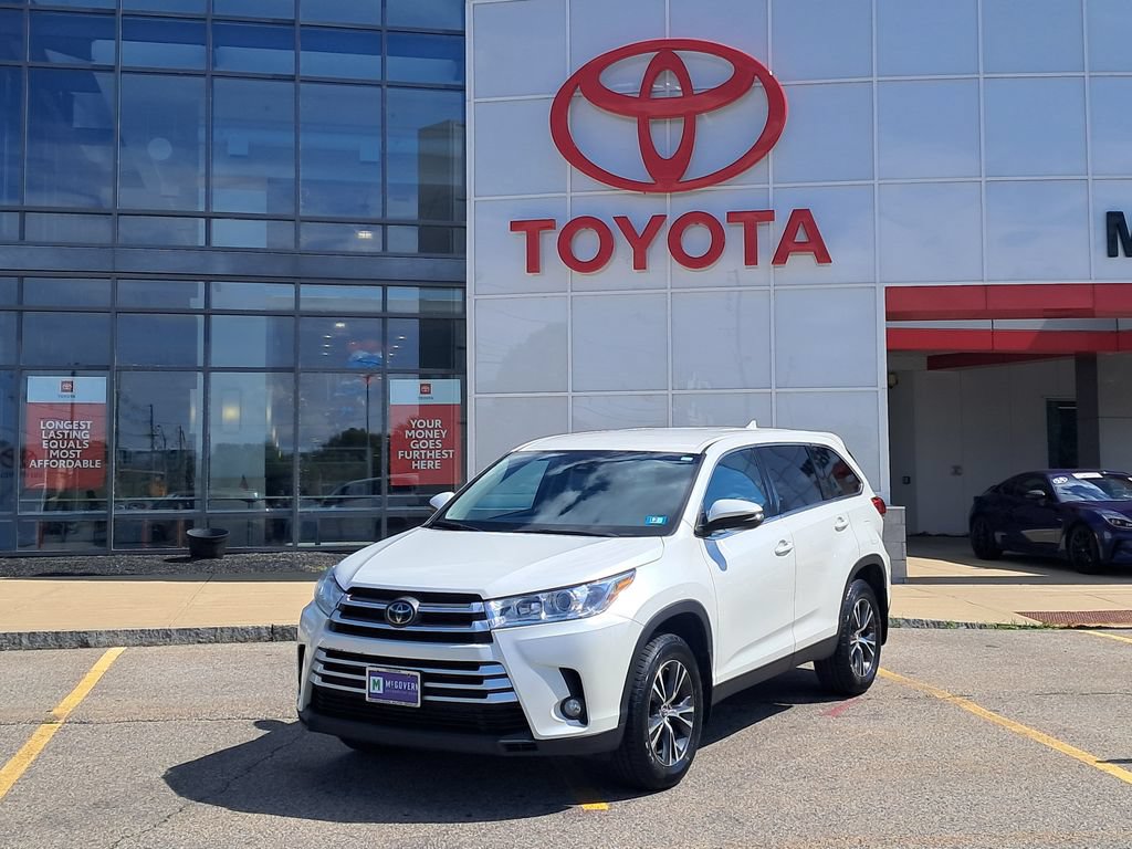 Used 2019 Toyota Highlander Plus AWD/4WD video 1