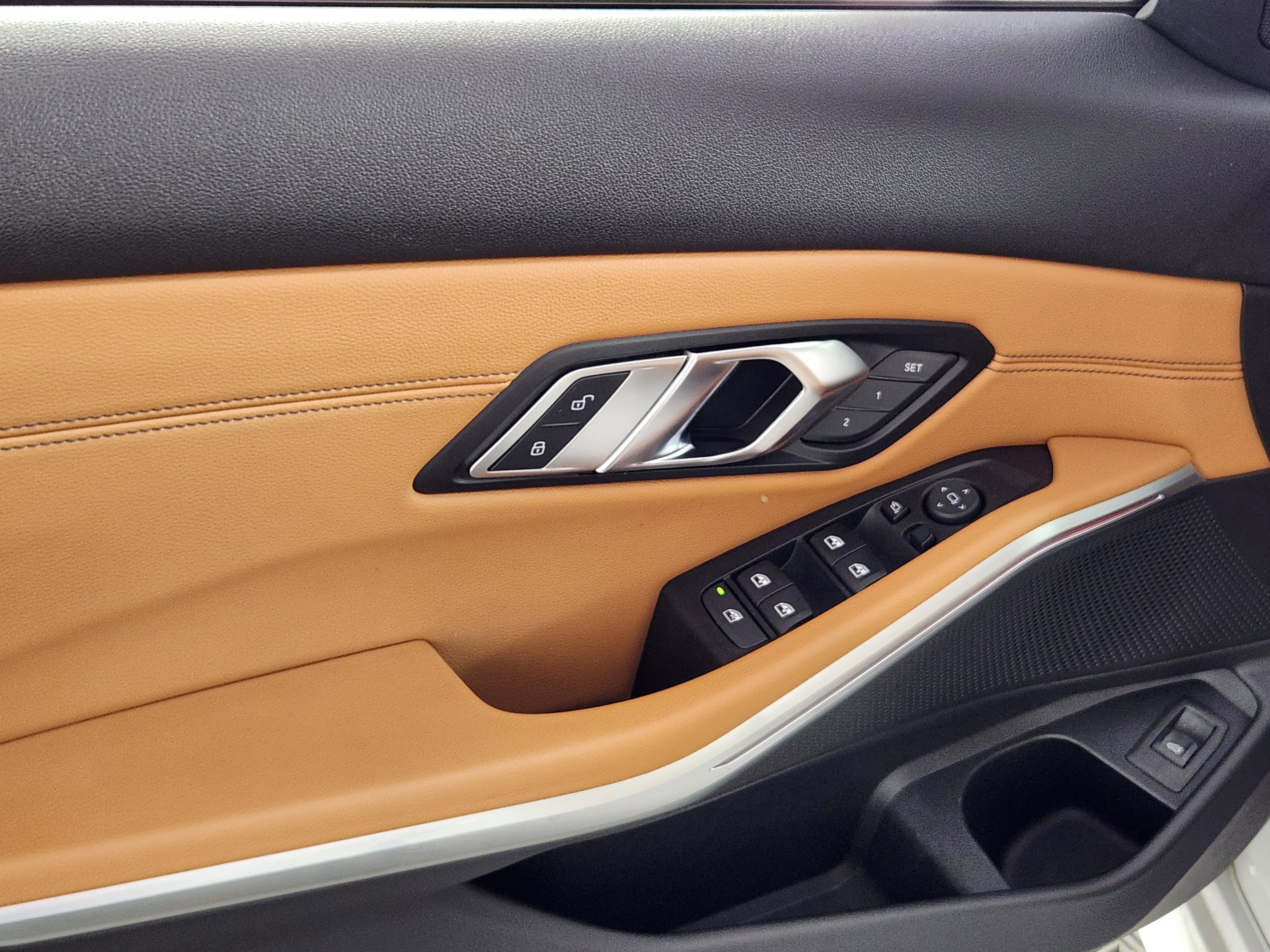 Used 2020 BMW 330i xDrive 330i xDrive w/ Convenience Package image 16