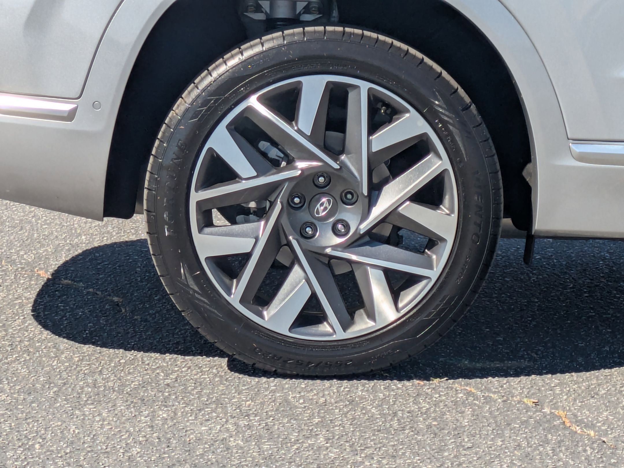 Certified 2023 Hyundai Santa Fe Calligraphy image 9