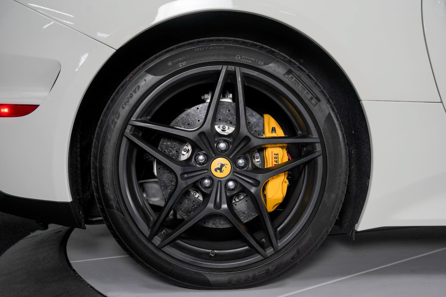 Used 2016 Ferrari California T RWD image 26