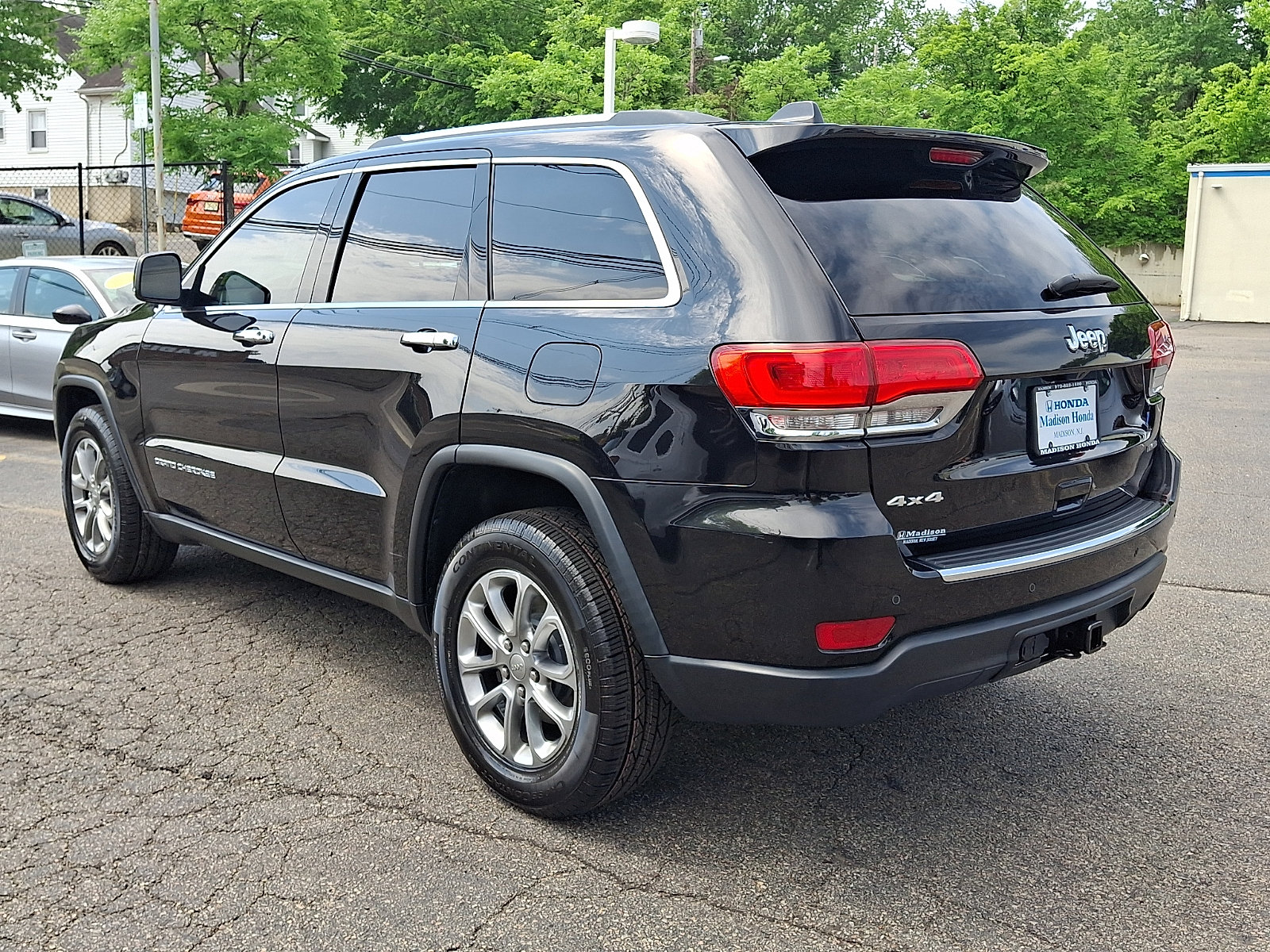 Used 2016 Jeep Grand Cherokee Limited AWD/4WD image 6