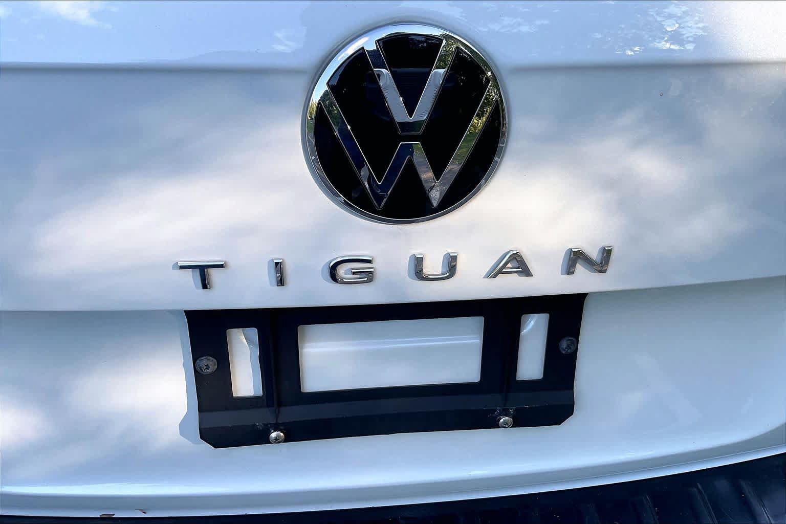 Used 2022 Volkswagen Tiguan SE R-Line AWD/4WD image 9