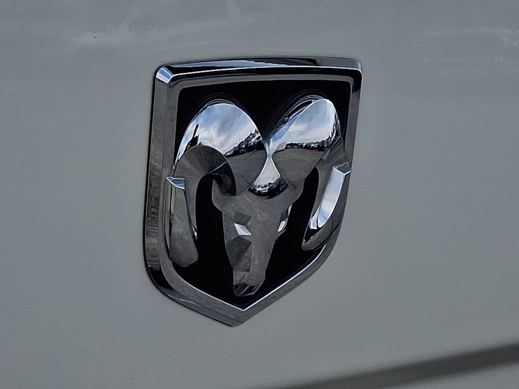 Used 2017 RAM 1500 Laramie AWD/4WD image 32