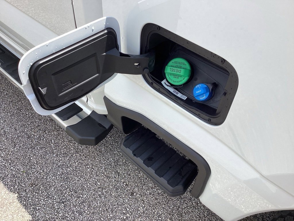 New 2025 Ford F250 Lariat w/ FX4 Off-Road Package image 15