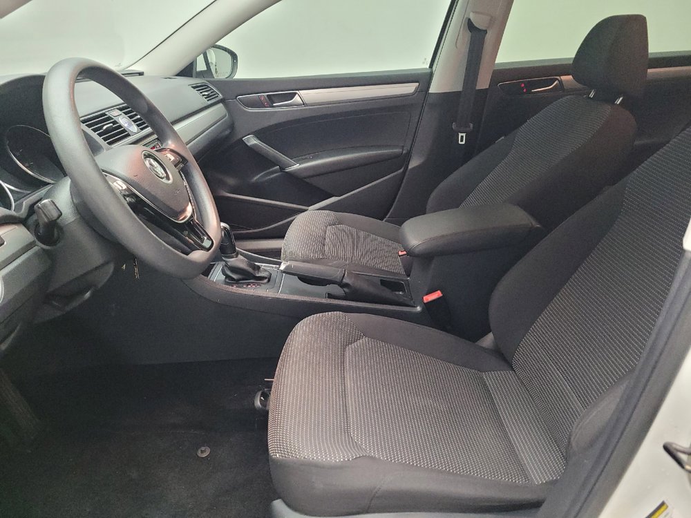 Used 2016 Volkswagen Passat 1.8T S image 17