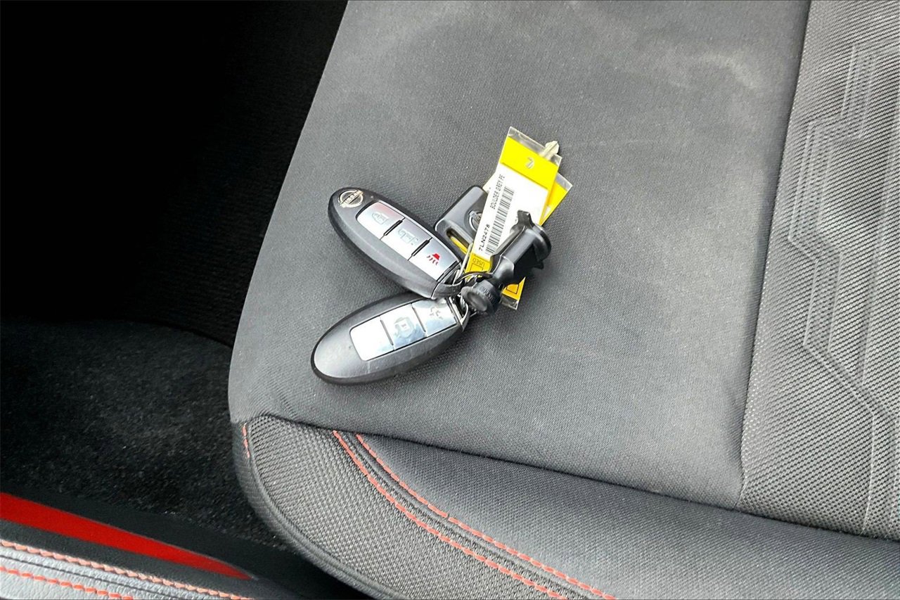 Used 2022 Nissan Frontier PRO-4X w/ Off-Road Protection Package image 30