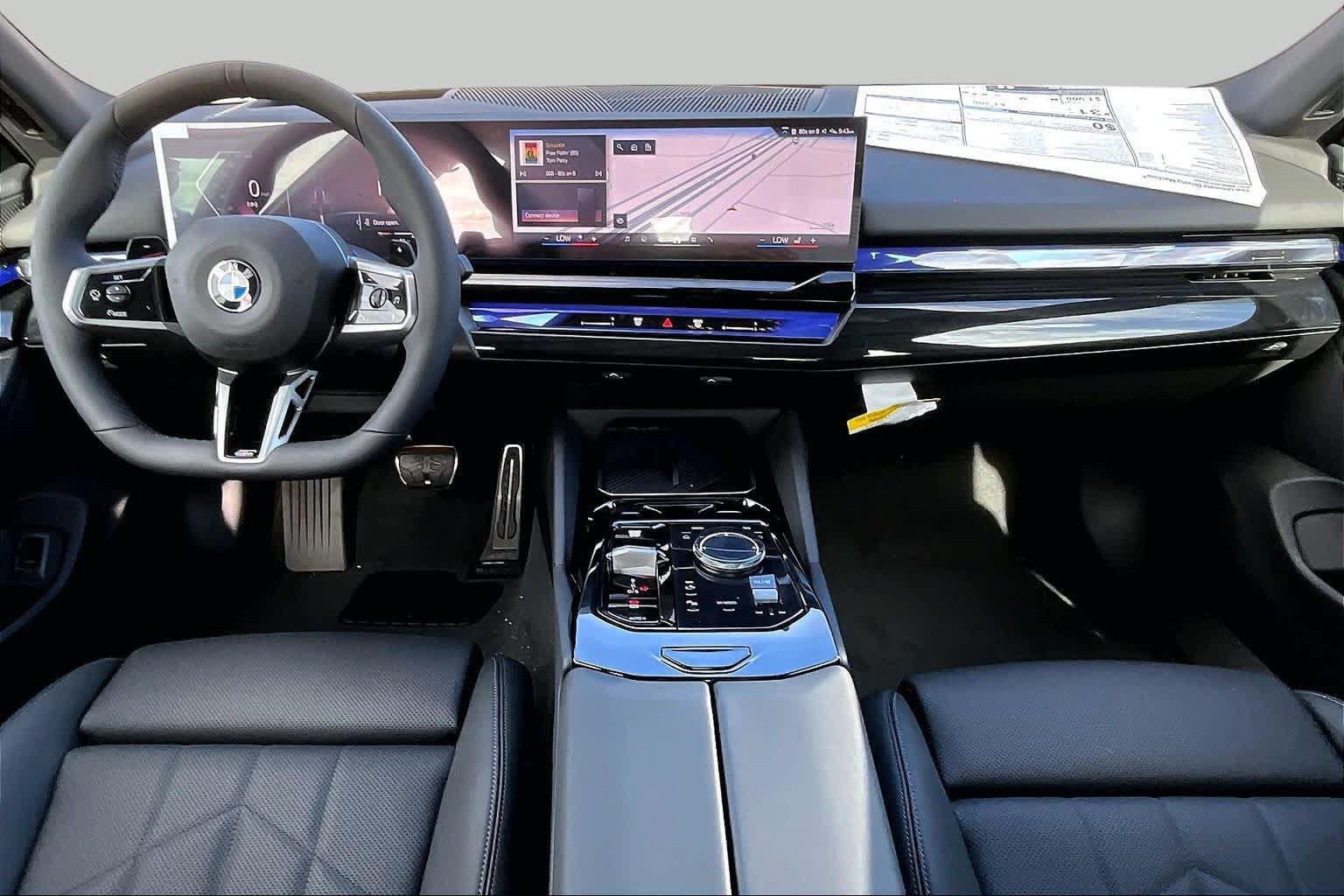 Used 2027 BMW 530i w/ M Sport Package RWD image 5
