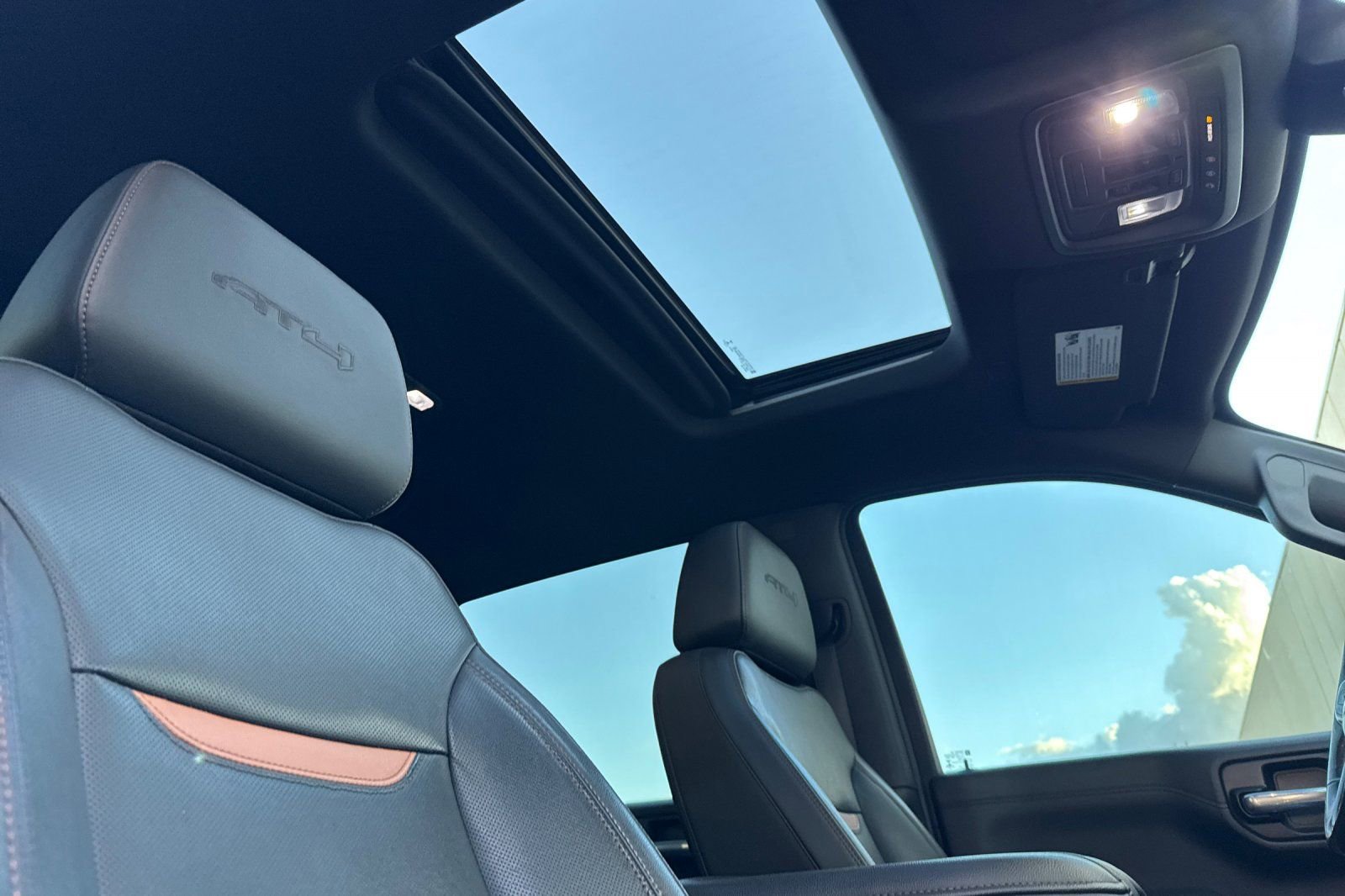 Used 2020 GMC Sierra 1500 AT4 w/ AT4 Premium Package image 16