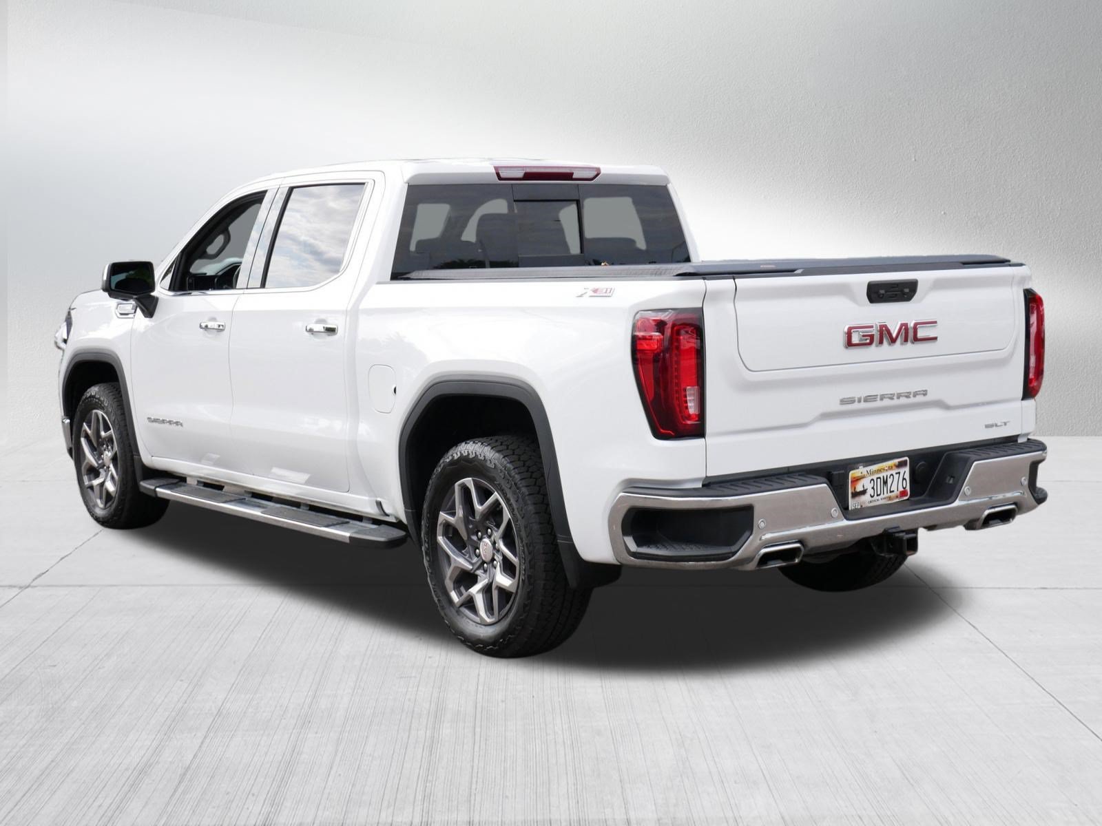 Used 2025 GMC Sierra 1500 SLT w/ SLT Premium Plus Package AWD/4WD image 5