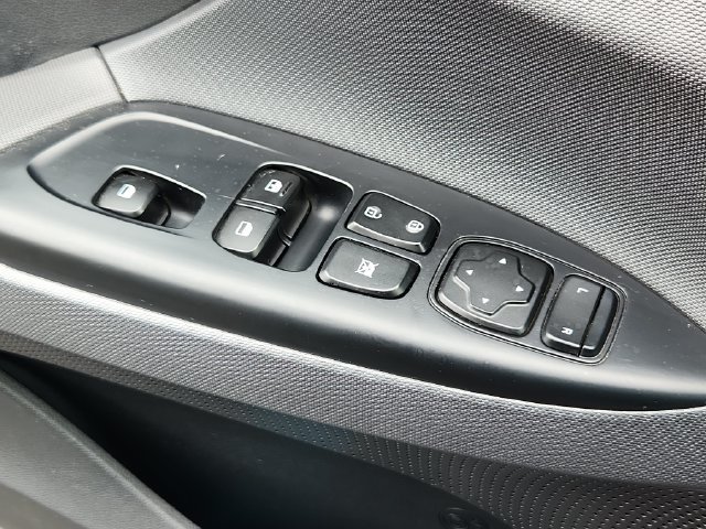 Used 2022 Hyundai Veloster N FWD image 12
