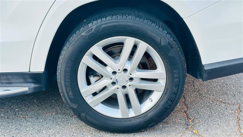 Used 2016 Mercedes-Benz GL 450 4MATIC w/ Premium I Package image 12