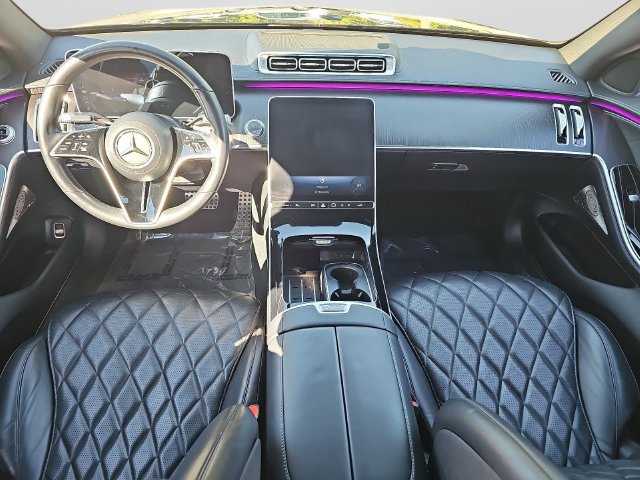 Used 2022 Mercedes-Benz S 580 4MATIC Sedan w/ AMG Line Package image 11