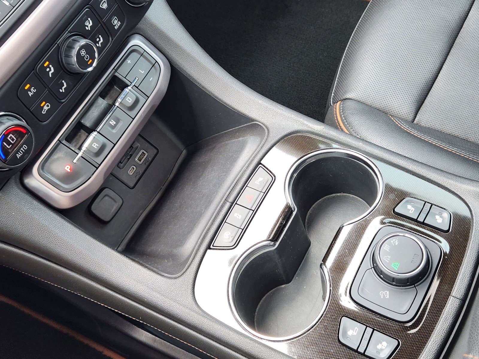 Used 2020 GMC Acadia AT4 AWD/4WD image 17